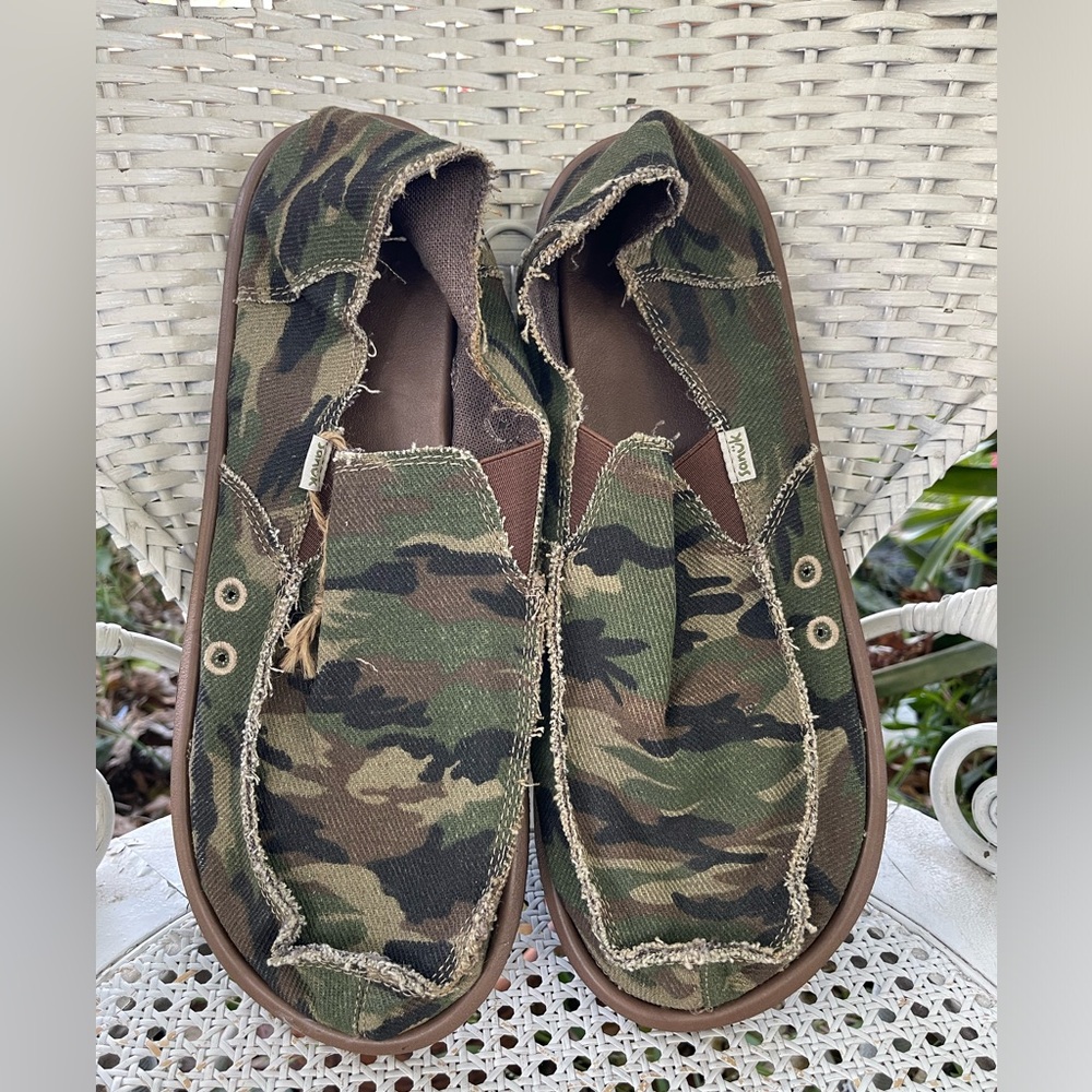 Sanuk Vagabond Camouflage Side Walk Surfer Loafers size 13
Slip-On